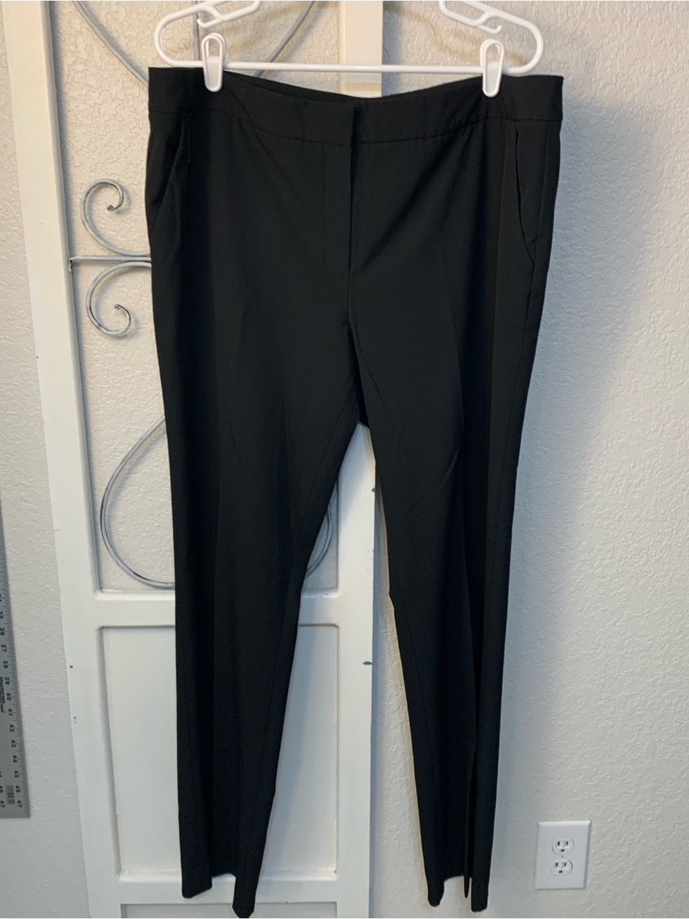 Women's halogen Taylor fit Black Dress Pants trousers.